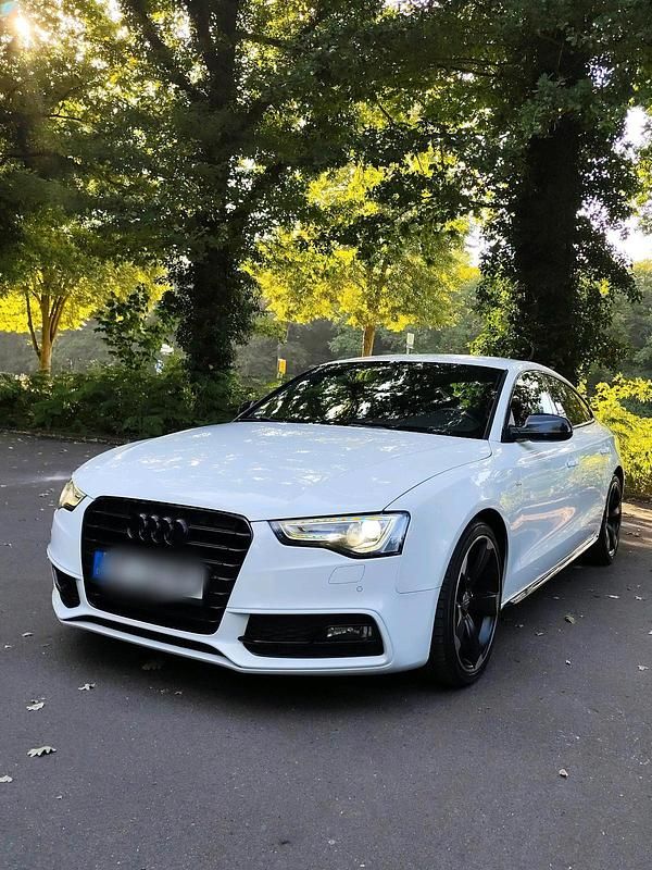 Weiß Gebraucht 2014 Audi A5 Sportback Black Edition Limousine | 13.500 € (Teuer) - Bild 1/4