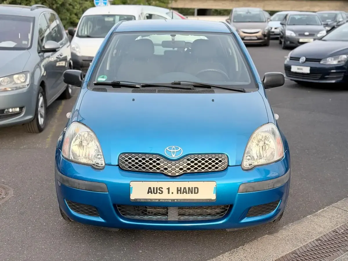Gebraucht Toyota Yaris 87 PS (63 kW) 2003 Blau Kleinwagen