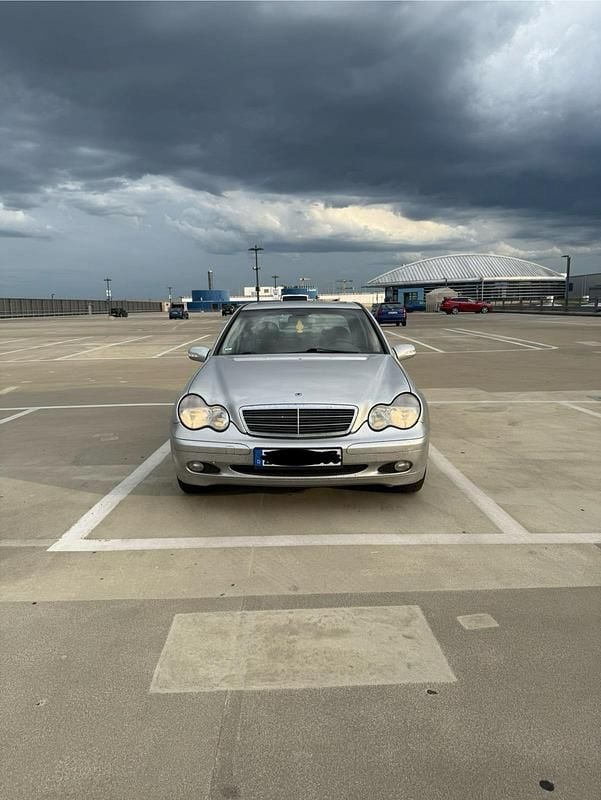 Silber Gebraucht 2000 Mercedes C200 Limousine | 2.300 € (Fairer Preis) - Bild 1/4