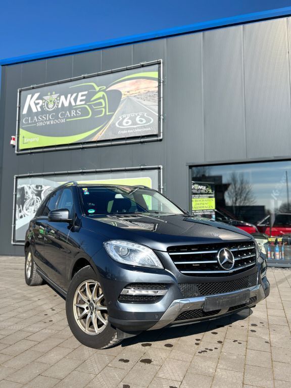Grau Gebraucht 2012 Mercedes ML350 SUV | 19.490 € (Fairer Preis) - Bild 1/4