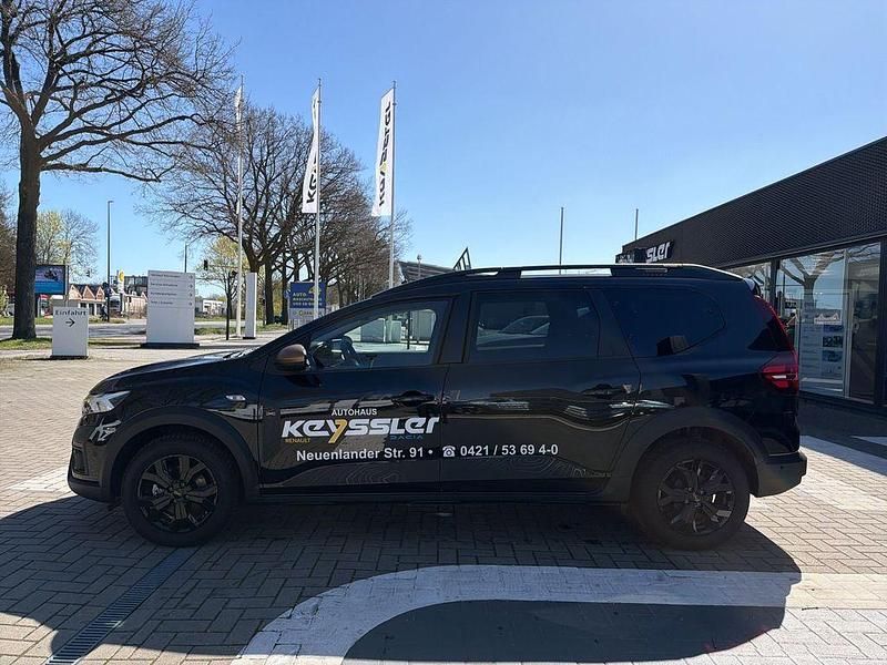 Gebraucht Dacia Jogger Extreme 94 PS (69 kW) 2025 Perlmuttschwarz Van / Kleinbus