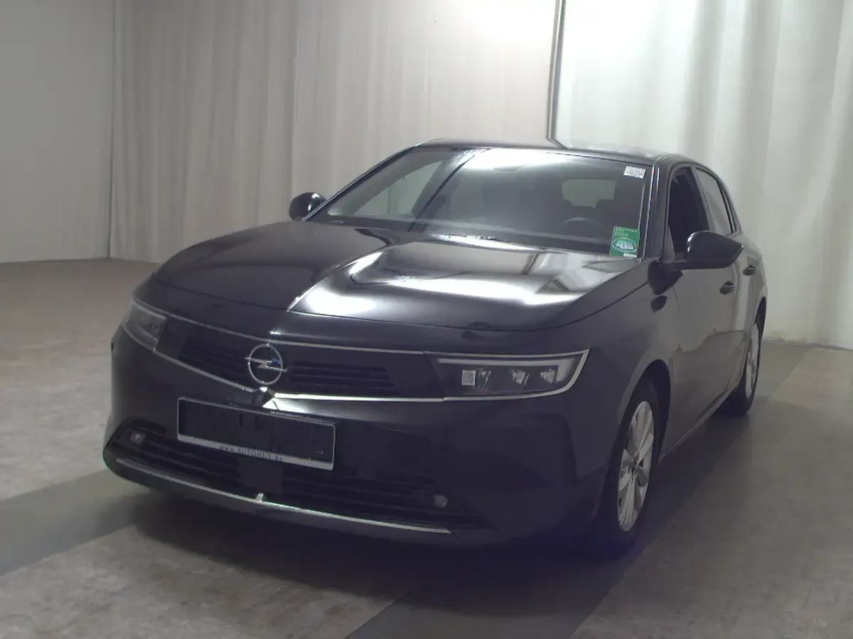Gebraucht Opel Astra Business 131 PS (96 kW) 2022 Diamant schwarz Kleinwagen