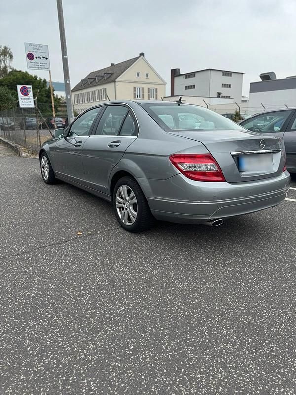 Gebraucht Mercedes C250 204 PS (150 kW) 2010 Grau Limousine
