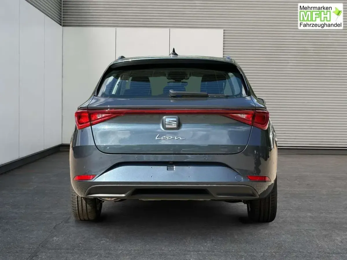 Nowe Seat Leon Style 150 KM (110 kW) 2025 Szary Kombi