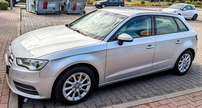 Gebraucht Audi A3 Attraction 140 PS (102 kW) 2013 Silber Limousine