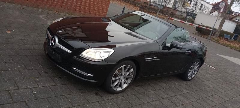 Obsidianschwarz Gebraucht 2013 Mercedes SLK200 Cabrio | 17.600 € (Guter Preis) - Bild 1/4