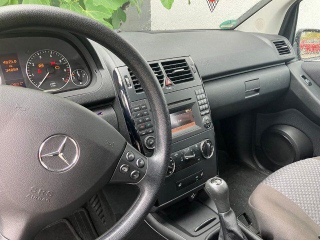 Gebraucht Mercedes A160 95 PS (69 kW) 2011 Silber metallic Kleinwagen
