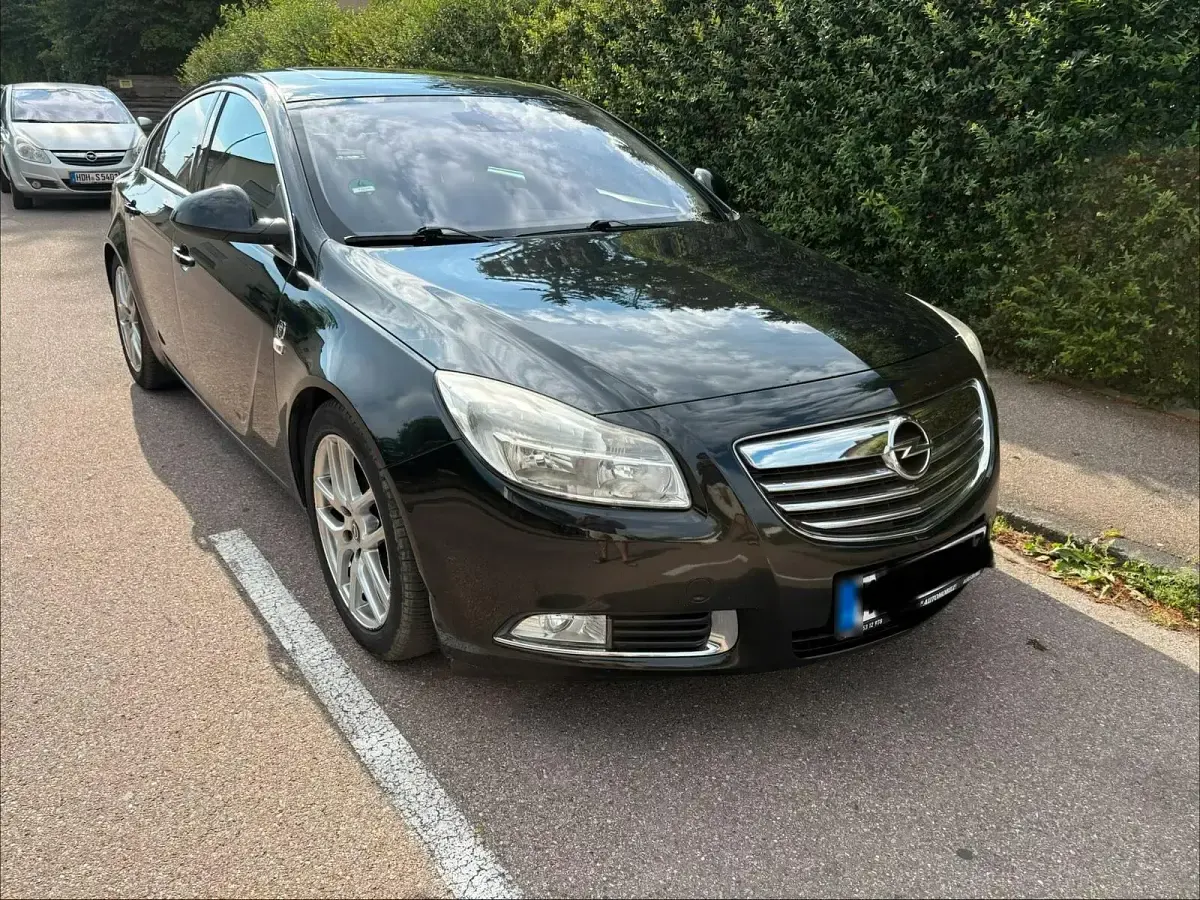 Gebraucht Opel Insignia 195 PS (143 kW) 2012 Schwarz Limousine