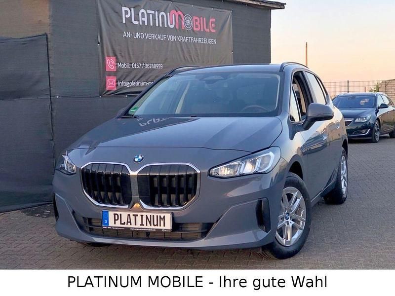 Grau Gebraucht 2024 BMW 218 Active Tourer Van / Kleinbus | 28.999 € (Superpreis) - Bild 1/4