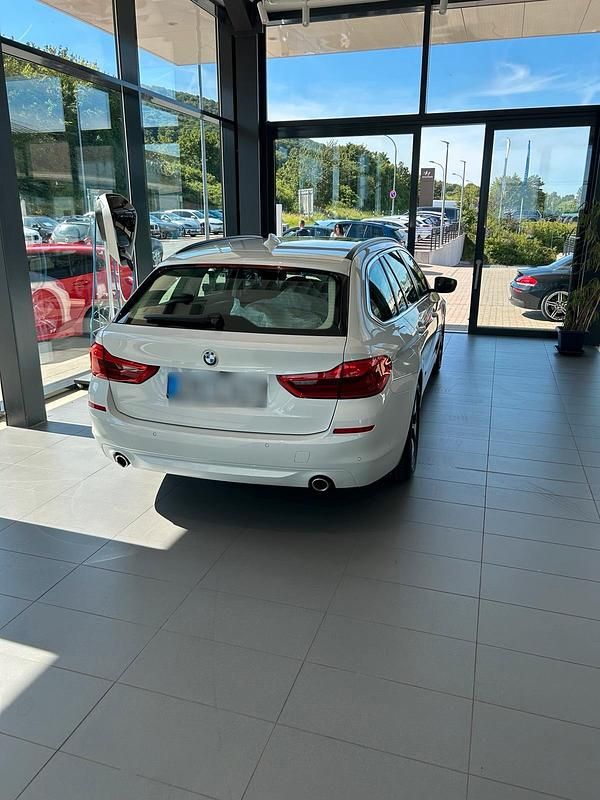 Gebraucht BMW 520 201 PS (147 kW) 2020 Weiß Kombi
