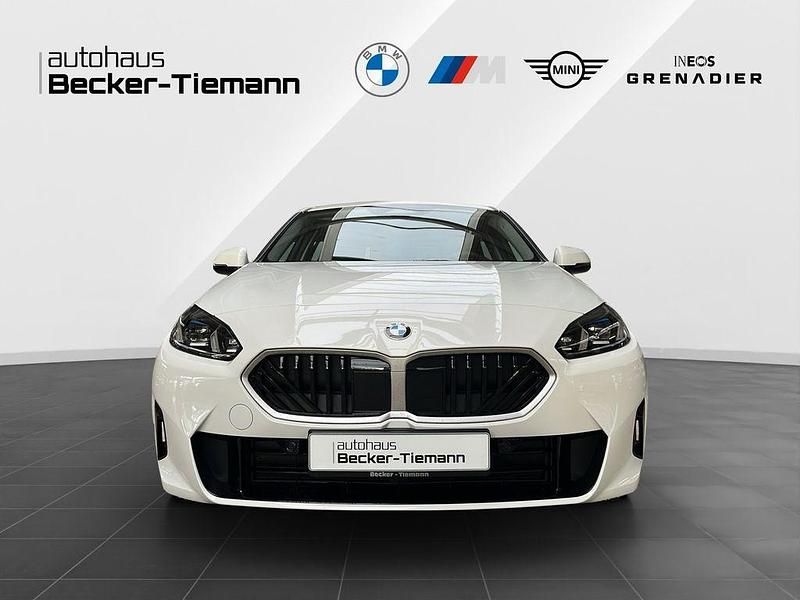 Neu BMW 120 Sport Line 170 PS (125 kW) 2025 Weiß Kleinwagen