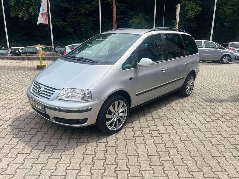 Reflexsilber Gebraucht 2008 VW Sharan Trendline Van / Kleinbus | 9.500 € - Bild 1/4