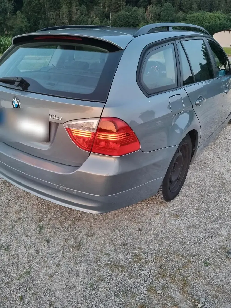Gebraucht BMW 320 163 PS (119 kW) 2005 Blau Kombi