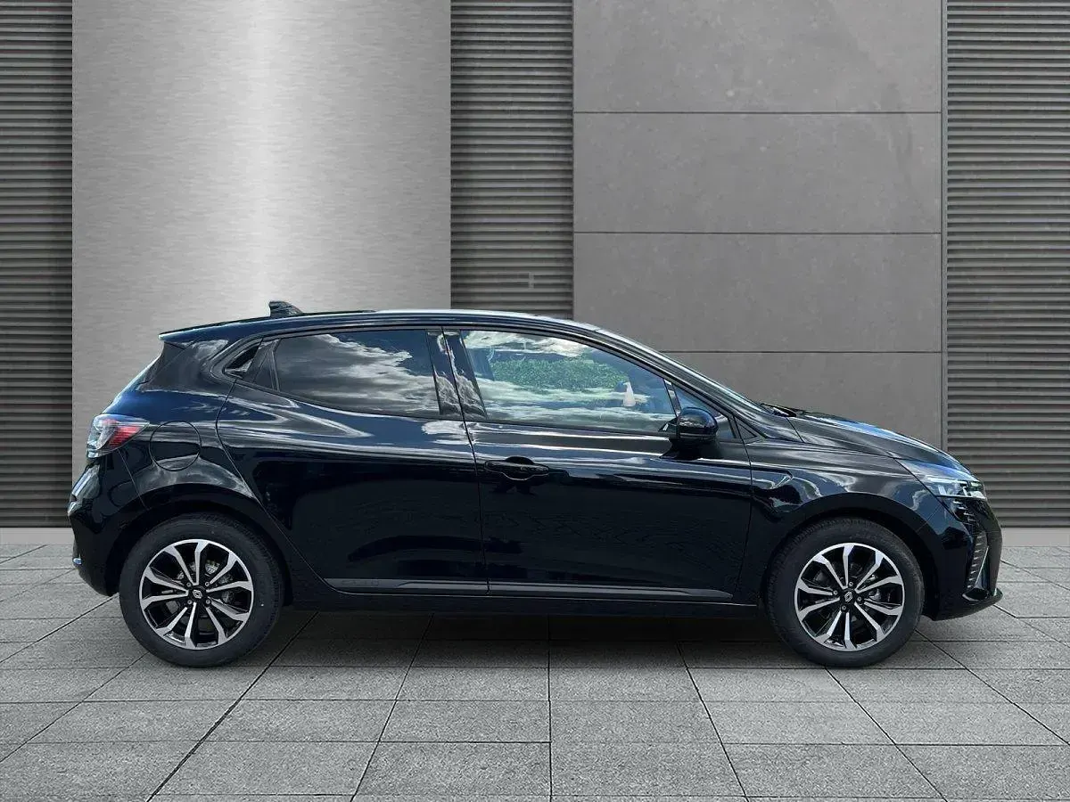 Gebraucht Renault Clio Techno 90 PS (66 kW) 2025 Blackpearlschwarz Kleinwagen
