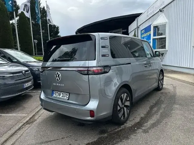 Gebraucht VW ID. Buzz Pro 210 kW (286 PS) 2025 Silber Van / Kleinbus