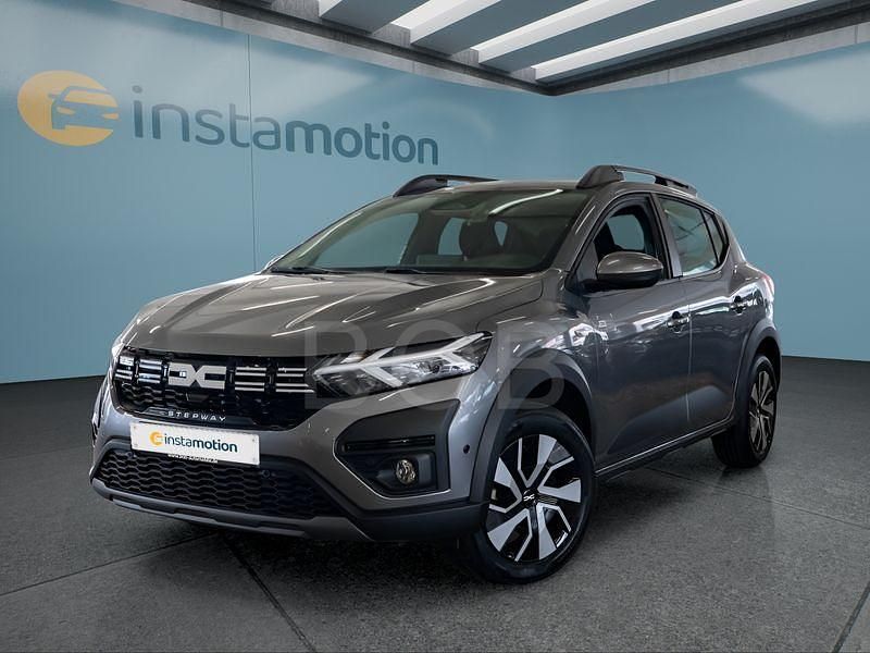 Grau Gebraucht 2025 Dacia Sandero Stepway Kleinwagen | 17.849 € (Fairer Preis) - Bild 1/4