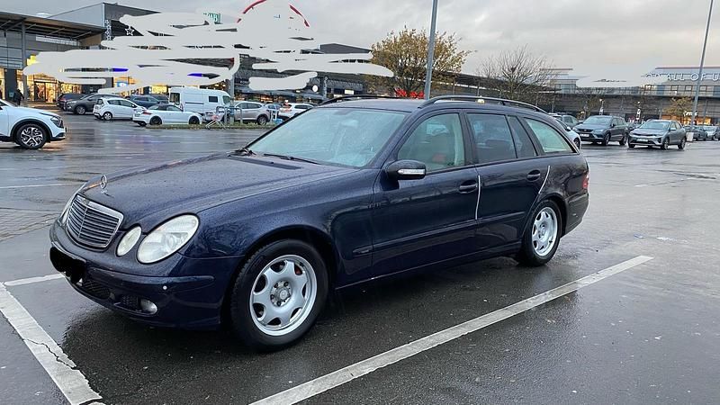 Second-hand Mercedes E220 150 CP (110 kW) 2004 Albastru Break