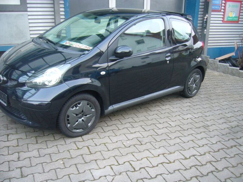 Schwarz Gebraucht 2006 Toyota Aygo Kleinwagen | 4.500 € (Teuer) - Bild 1/4