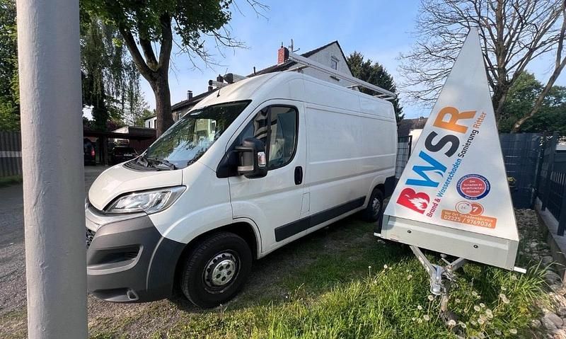 Weiß Gebraucht 2016 Citroën Jumper Van / Kleinbus | 17.000 € - Bild 1/4