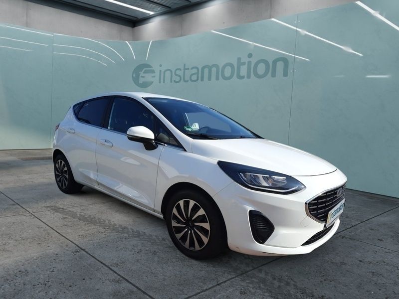 Weiß Gebraucht 2022 Ford Fiesta Titanium Kleinwagen | 15.280 € (Fairer Preis) - Bild 1/3
