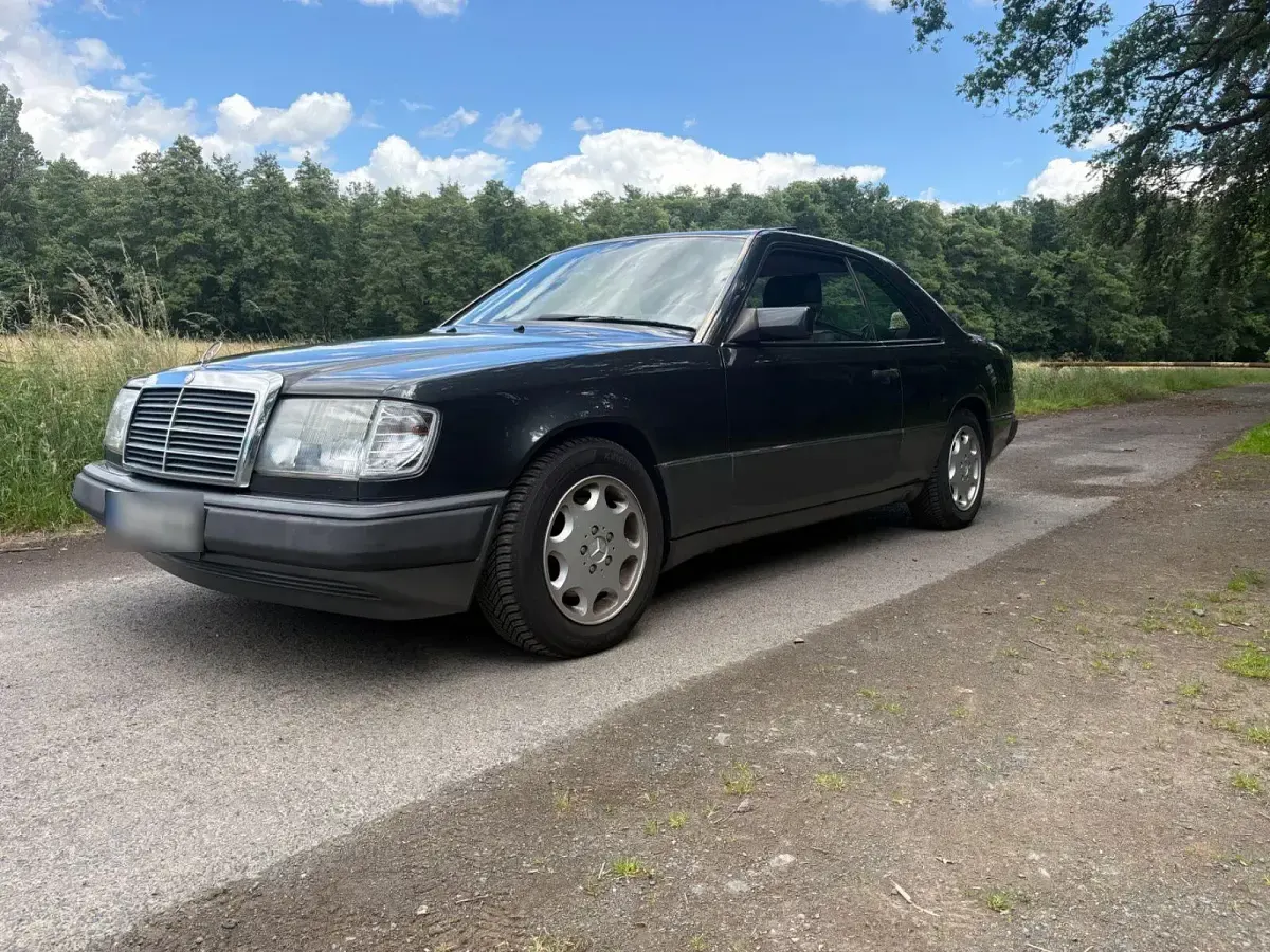 Gebraucht Mercedes 230 132 PS (97 kW) 1992 Schwarz Coupé