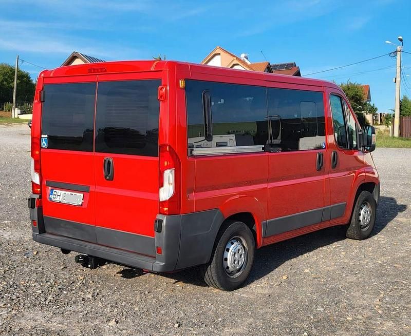 Gebraucht Peugeot Boxer 110 PS (80 kW) 2016 Rot Van
