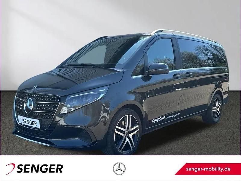 Grau Gebraucht 2025 Mercedes V300 Avantgarde Van / Kleinbus | 78.950 € - Bild 1/1