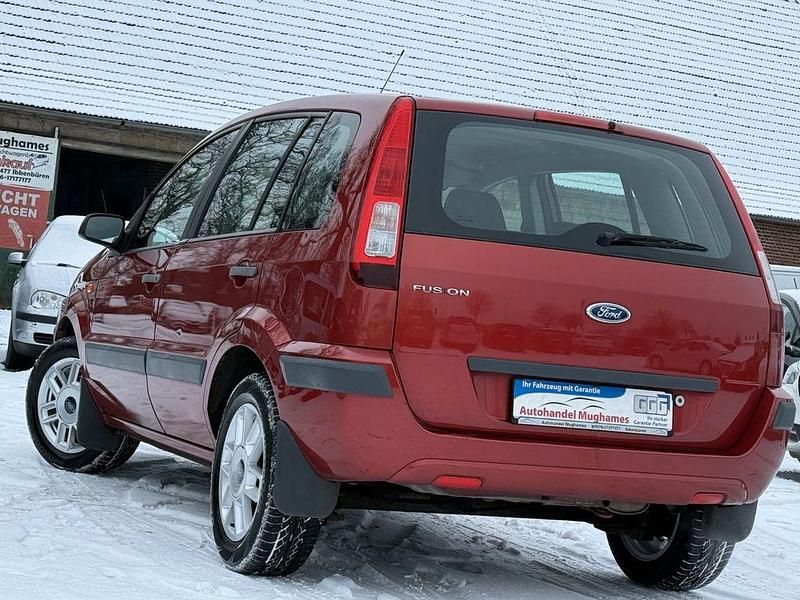 Gebraucht Ford Fusion Style 80 PS (58 kW) 2009 Rot Limousine