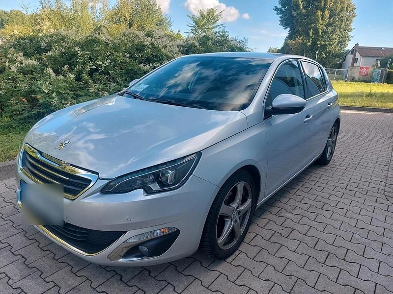 Grau Gebraucht 2015 Peugeot 308 GT-line Limousine | 4.900 € (Superpreis) - Bild 1/4