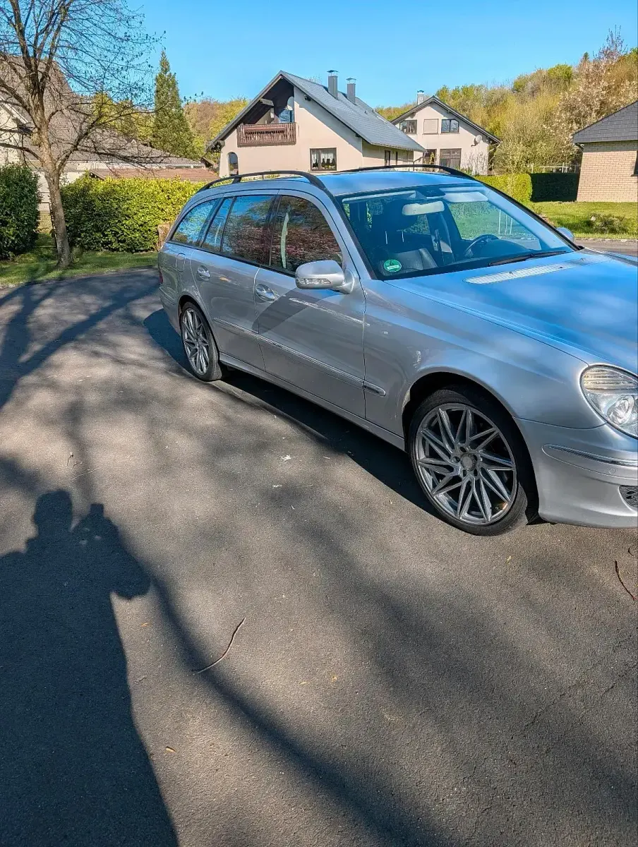 Gebraucht Mercedes E320 Elegance 224 PS (164 kW) 2008 Silber Kombi