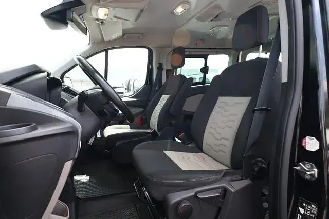 Gebraucht Ford Tourneo Custom Titanium 170 PS (125 kW) 2017 Iridiumschwarz metallic iridiumschwarz metallic Van