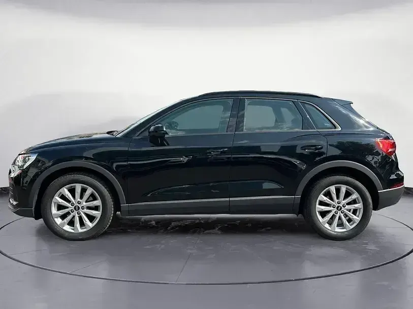 Gebraucht Audi Q3 Basis 150 PS (110 kW) 2022 Schwarz SUV