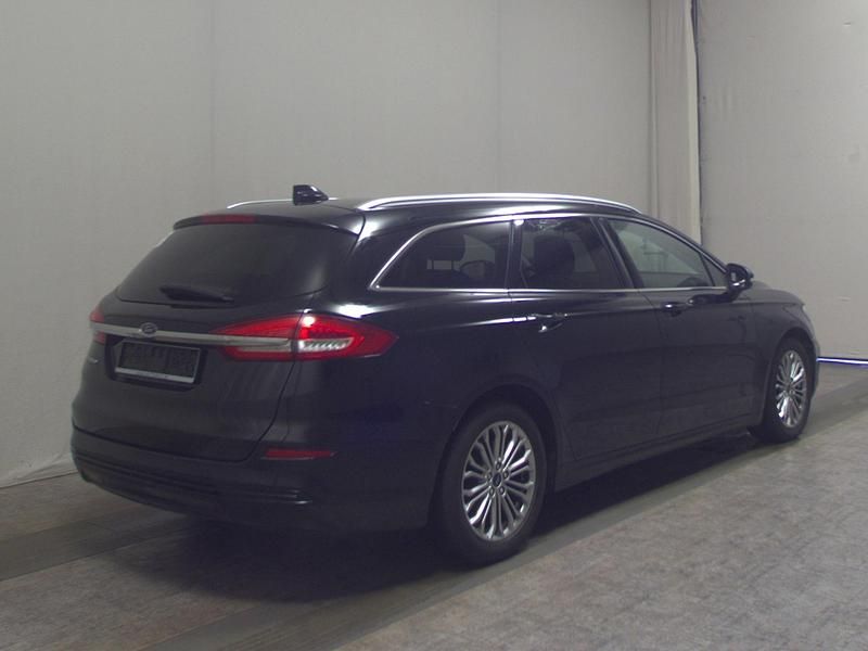 Gebraucht Ford Mondeo Titanium 150 PS (110 kW) 2022 Schwarz Limousine