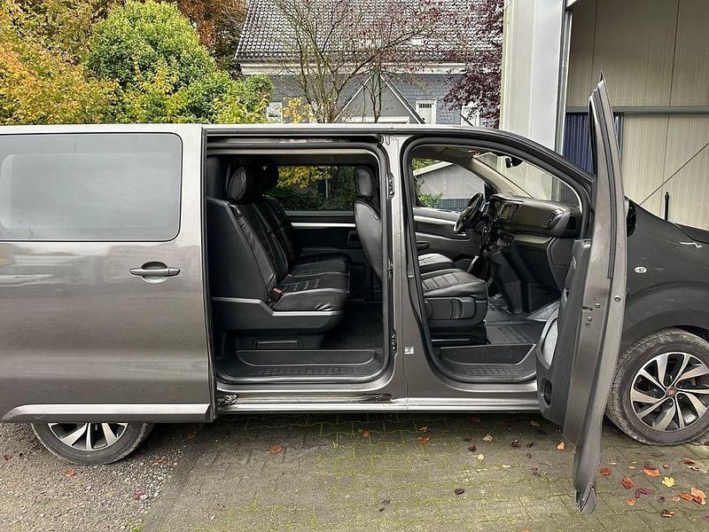 Grau Gebraucht 2022 Fiat Scudo Van | 22.015 € (Guter Preis) - Bild 1/4