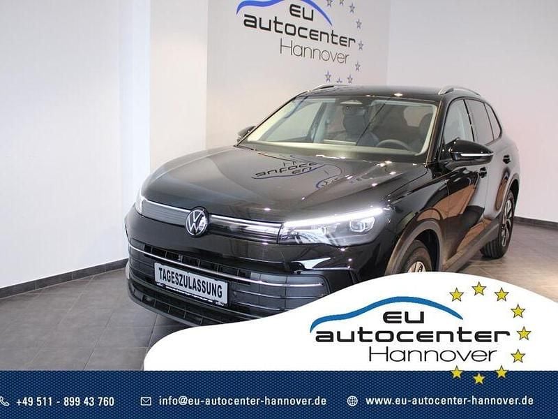 Grenadillschwarz Neu 2025 VW Tiguan Life SUV | 37.990 € (Superpreis) - Bild 1/4