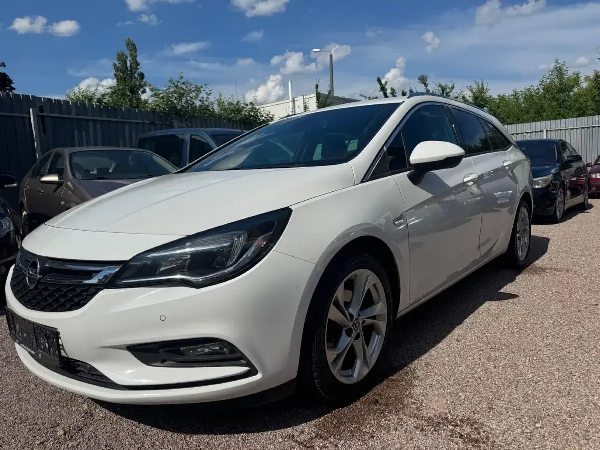 Gebraucht Opel Astra Dynamic 110 PS (80 kW) 2018 Weiß Kombi