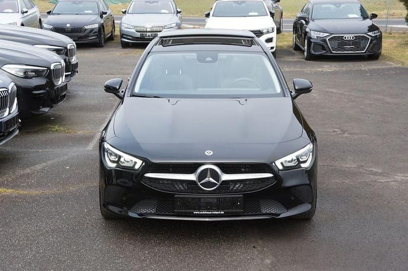 Gebraucht Mercedes CLA250e Shooting Brake 218 PS (160 kW) 2021 Schwarz Kombi