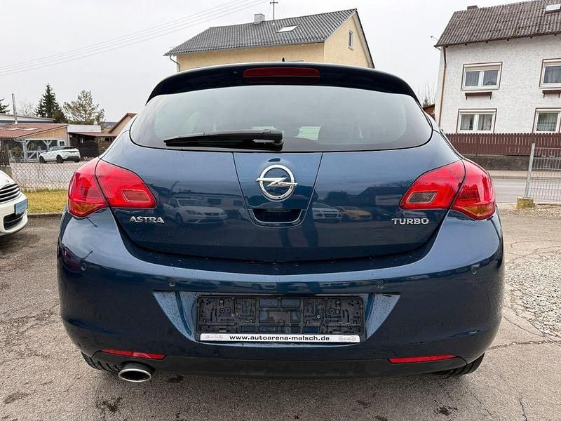 Gebraucht Opel Astra Design Edition 140 PS (102 kW) 2012 Blau Limousine