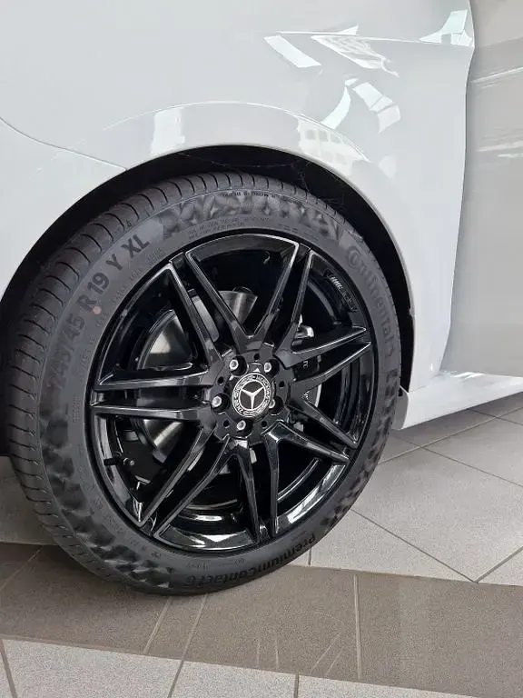 Gebraucht Mercedes V300 Avantgarde Edition 237 PS (174 kW) 2022 Weiß Van / Kleinbus