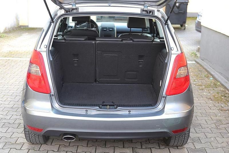 Gebraucht Mercedes A150 Avantgarde 95 PS (69 kW) 2009 Grau Limousine