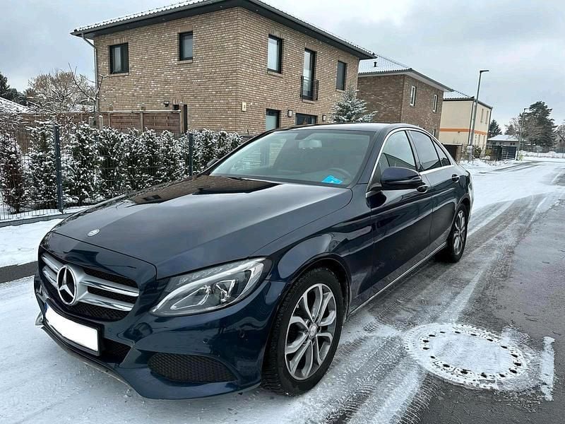 Gebraucht Mercedes C180 Avantgarde 136 PS (100 kW) 2016 Blau Limousine