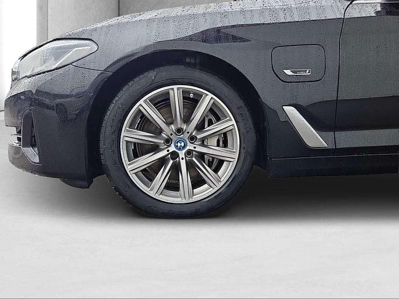 Gebraucht BMW 545e 394 PS (289 kW) 2022 Schwarz Limousine