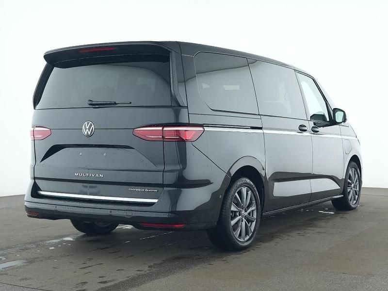 Gebraucht VW Multivan Style 177 PS (130 kW) 2025 Schwarz Van
