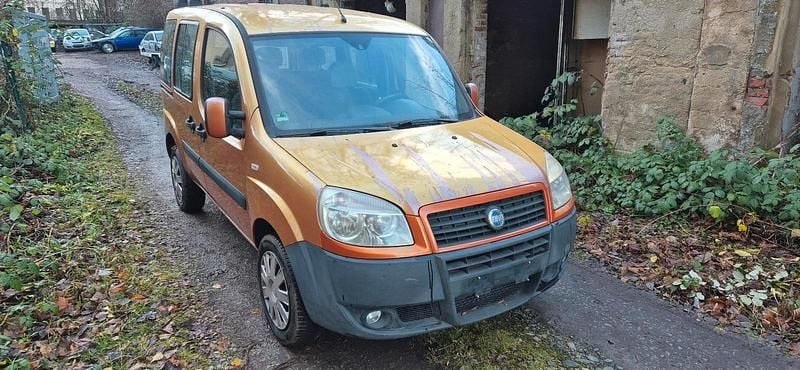Gold Gebraucht 2006 Fiat Doblò Van / Kleinbus | 1.200 € (Superpreis) - Bild 1/4