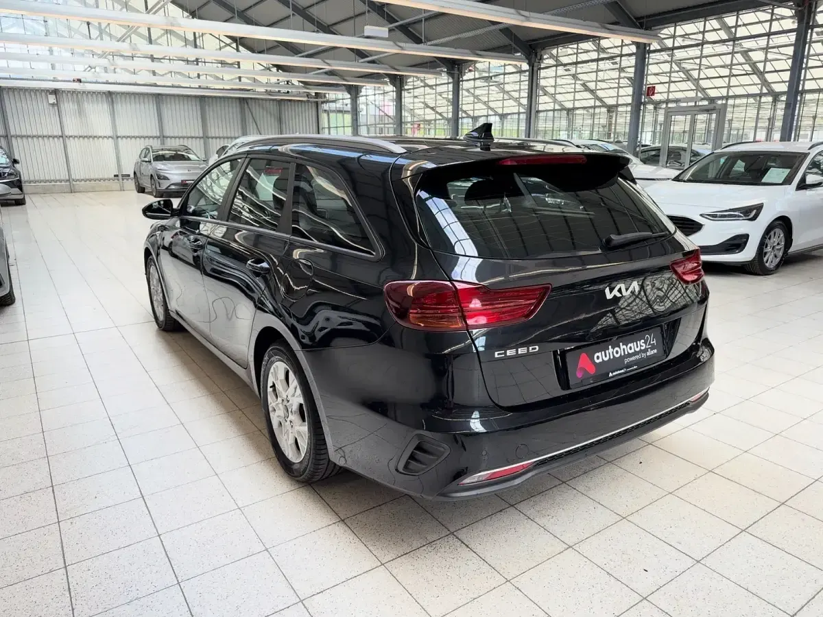 Gebraucht Kia Ceed Sportswagon Edition 7 120 PS (88 kW) 2022 Schwarz Kombi