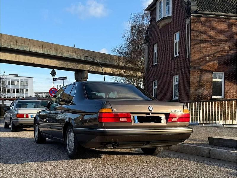 Second-hand BMW 730 188 CP (138 kW) 1990 Berlinǎ