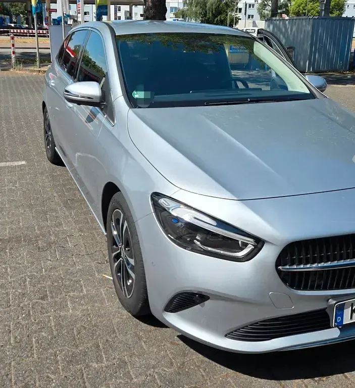 Gebraucht Mercedes B220 Progressive 190 PS (139 kW) 2024 Silber Kleinwagen