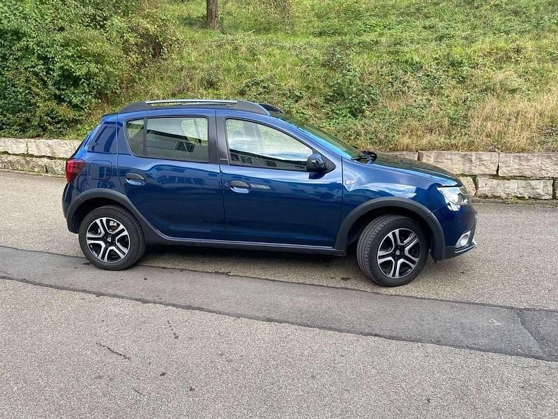 Blau Gebraucht 2017 Dacia Sandero Stepway Kleinwagen | 5.100 € (Guter Preis) - Bild 1/4