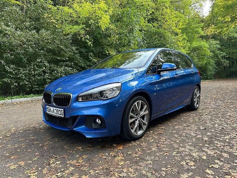 Blau Gebraucht 2015 BMW 225 M Sport Kombi | 18.999 € (Guter Preis) - Bild 1/4