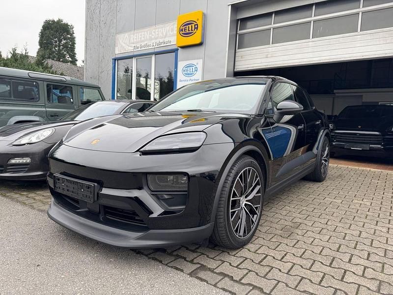 Schwarz Gebraucht 2025 Porsche Macan SUV | 82.850 € - Bild 1/4